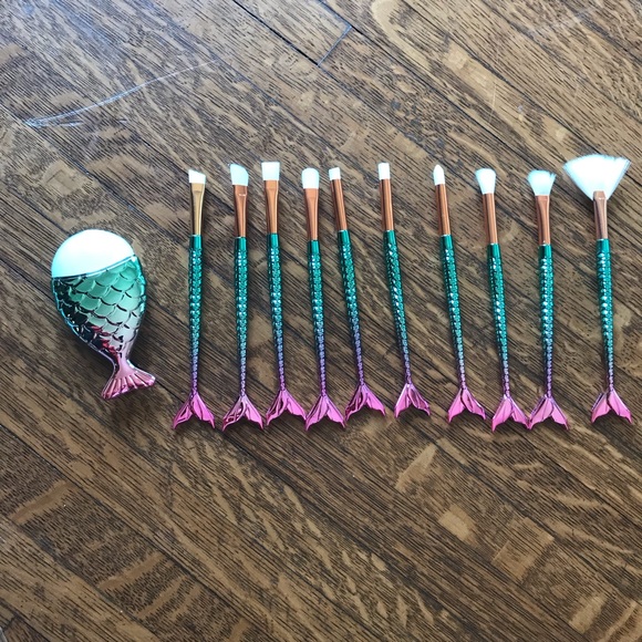 11 piece mermaid brush set - Picture 4 of 7